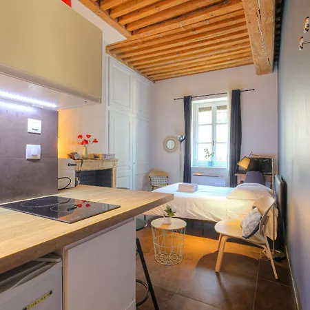 Dify Ainay Apartment